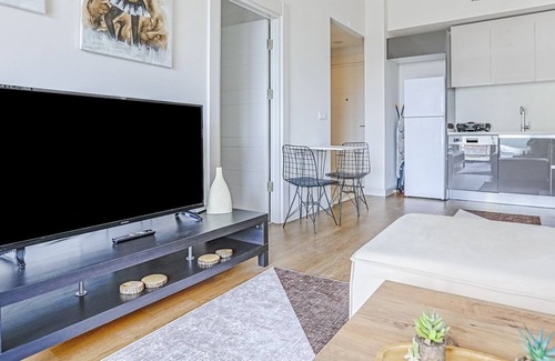 Kagithane Apartment | Modern Flat in Kağithane with Balcony
