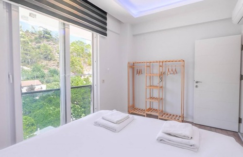 Kemer Apartment | Modern Flat near Public Transportation in Kemer