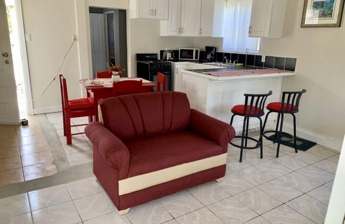 Corozal House | Modern fully furnished home with 1 bedroom