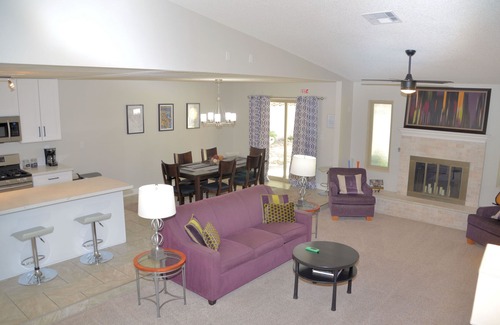 Green Valley North House | Modern- Fun + Great Amenities King Bed, 4 BR, 2 Car Garage