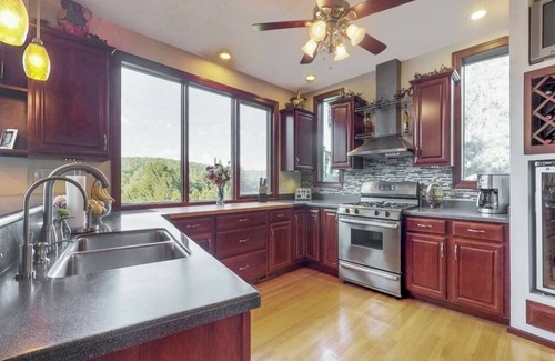 Dalton House | Modern Getaway w/POOL & HOT TUB and AMAZING VIEWS