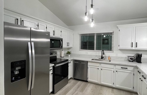 Maryvale House | Modern Glendale Home, 5 minutes Away From State Farm Stadium