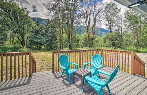 Baring House | Modern Gold Bar Vacation Rental with Mountain View