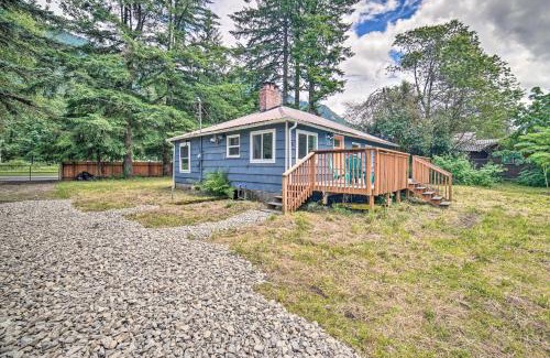 Baring House | Modern Gold Bar Vacation Rental with Mountain View