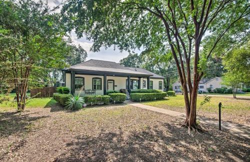 Greenwood Apartment | Modern Greenwood Studio Less Than 1 Mi to Downtown!