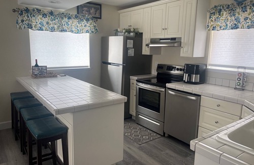 Dairy House | Modern Haven in Klamath Falls - A Stylish Home Away from Home