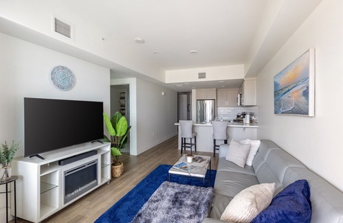 East Village Apartment | Modern High-Rise Gaslamp, Convention Center, PETCO
