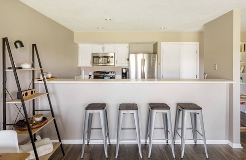 Acme Condo | MODERN HILLTOP RETREAT AT THE GRAND TRAVERSE RESORT! 5 Minutes to Horse Show!