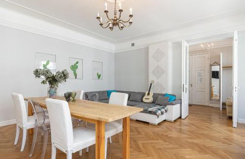 Tatari Apartment | Modern History Apartment