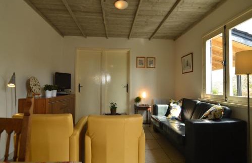 Saint-Honore-les-Bains House | Modern holiday home with lovely garden