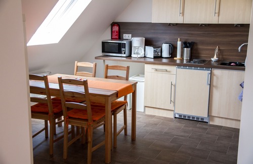 Treppendorf Apartment | Modern holiday apartment near the Thomann music store, lovingly furnished