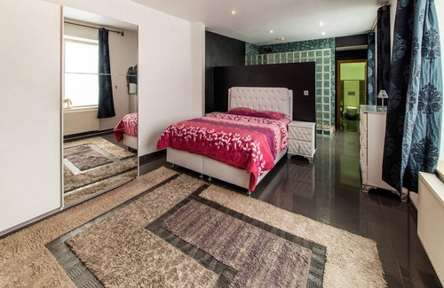 Ensival House | Modern Holiday Home in Verviers with Indoor Pool