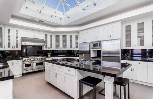Hollywood Hills West Villa | Modern Hollywood Hills Villa Pool & Spa Sauna Game Room Rooftop Deck