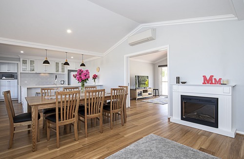 Wallaroo House | Modern home in a tranquil country setting