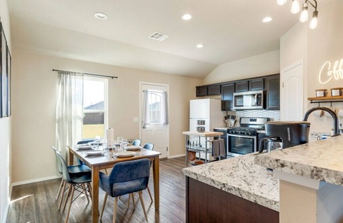 Broken Arrow House | Modern Home Near Rose District: KING Bed, Hot Tub