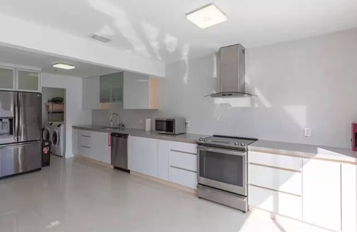 Hollywood Lakes House | Modern Home w/Heated Pool & BBQ | Hollywood Beach