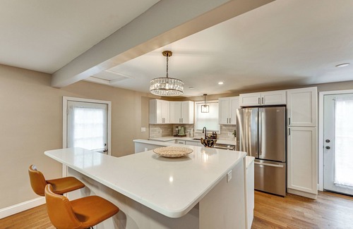 Sixteen Acres House | Modern Home w/Spacious Yard in Springfield!