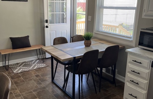 Cuyahoga Falls House | Modern House for Traveling Professionals!