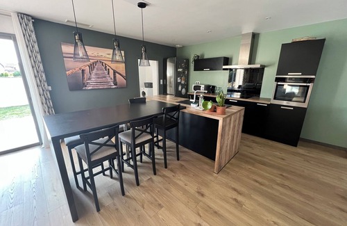 Daux House | Modern house with swimming pool, close to lake and forest