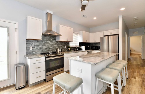 Indianapolis House | Modern Indy Stay: Quiet, Comfortable, & Convenient