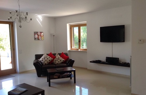 Pennapiedimonte Villa | Modern Italian Villa With Private Pool