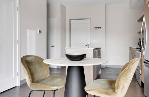 Forest Hills - Woodbourne Apartment | Modern Jamaica Plain 1BR w/W/D nr Forrest Hills T, by Blueground