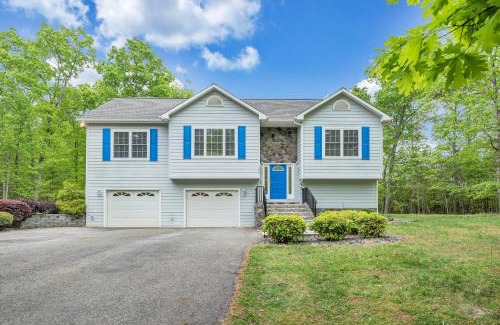 Huddleston House | Modern Lake Acess Retreat, Hot Tub, Pet Friendly!