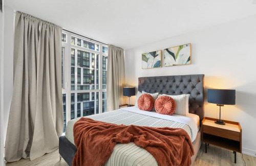 Bathurst Quay Apartment | Modern Lakefront Esc Stylish 2BR Condo with Patio