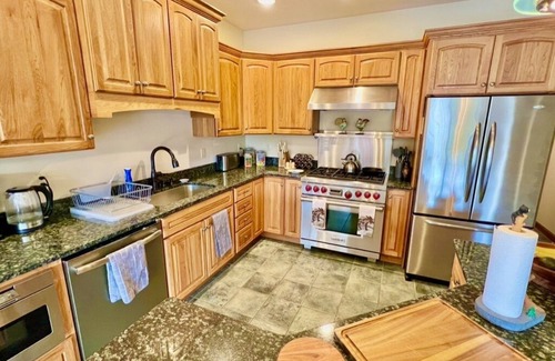 Fort Ann House | Modern Lakehouse-Chalet: Dock, Beach, Bar, +