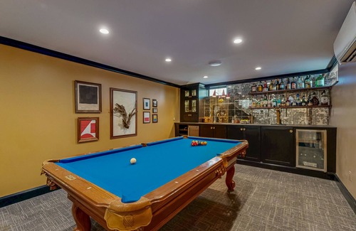 Charlotte House | Modern lakehouse w/private beach, dock, fireplace, gym, theater, jacuzzi tub
