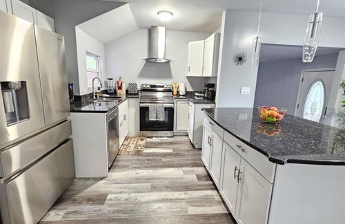 Bethlehem House | Modern Lakeview Escape in Hickory - Pet friendly