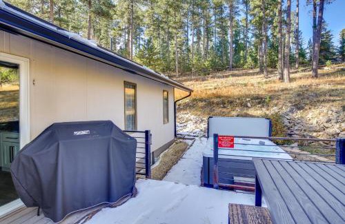 Lead House | Modern Lead Cabin with Private Hot Tub and Fireplace!