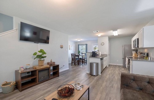 Livingston House | Modern Livingston Home In Gated Lakeside Community