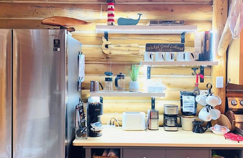 Boothbay Harbor Cabin | Modern Log Cabin with 100 years History ~~