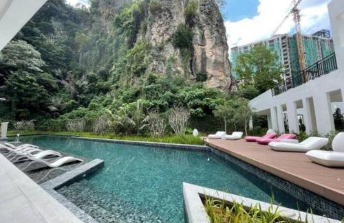 Hulu Kinta Apartment | Modern Lux Suite, The Cove Hillside Residence