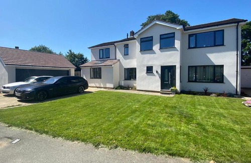 Stansted Apartment | Modern Luxury 1 bed apartment with parking near Stansted Airport