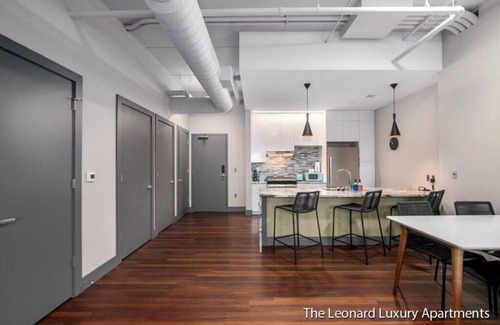 Nelson Apartment | Modern Luxury, 1 bedroom in Downtown Muskegon- Leonard Luxury Apartments