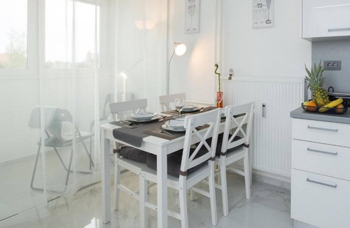 Velika Gorica Apartment | Modern & Luxury APT Zagreb Airport W/free WiFi - One Bedroom Apartment