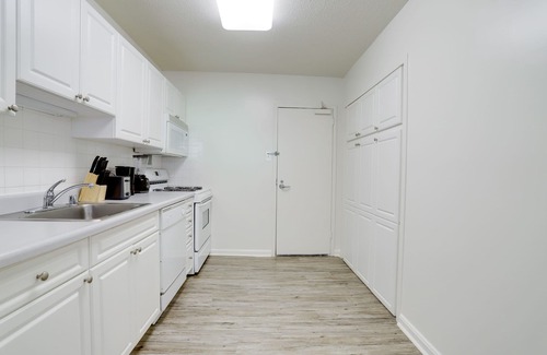 Crystal City Apartment | Modern & Luxury Condo at Crystal City