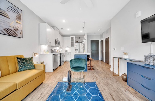Plaza Midwood Apartment | Modern Luxury ☞ King Bed ☞ 1BR in Plaza Midwood