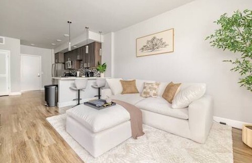Downtown Sacramento Apartment | Modern Luxury Mid-Rise In The Heart Of The City