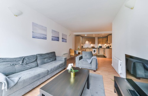 Limehouse Apartment | Modern Luxury Stylish 2-bed Apartment Steps From Canary Wharf - 612 Apartments