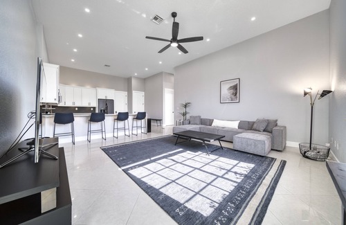 Southwest Ranches House | Modern Luxury Apartment Centrally Located in Southwest Ranches Hidden Gem!