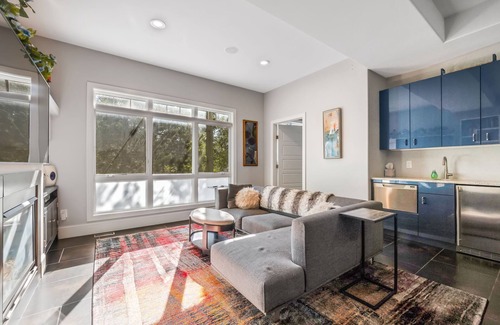 Traverse City House | Modern, Luxury Waterfront home in the heart of Downtown TC. Walk to everything!