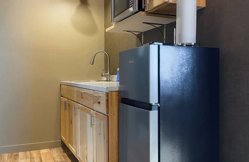De Smet Apartment | Modern meets historic charm! Unique stay in historic little town on the prairie