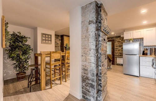 Old Quebec Apartment | Modern Meets Rustic- 2 Bedroom in Old Quebec