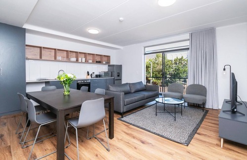 Sea Point Apartment | Modern Metropole East of Main in Sea Point