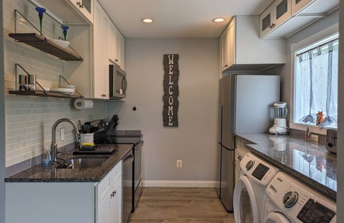 Ruckersville House | Modern mountain guesthouse w/hot tub access and 5-15m to many local activities