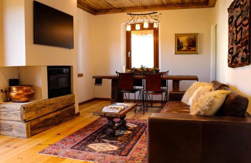 Auronzo di Cadore Apartment | Modern mountain retreat with Tre Cime and lake views