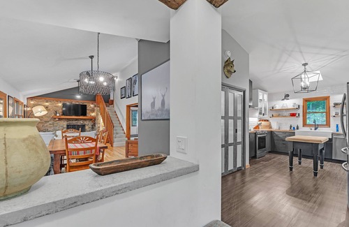 Old Timberline House | Modern Mountain Retreat Near Dolly Sods & Skiing 3 Bedroom Home
